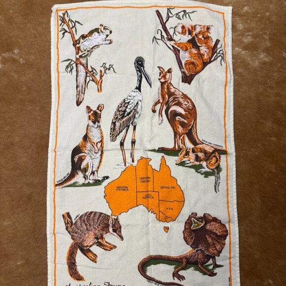Vintage Australian Fauna Map Tea Towel Wildlife Print 70s Souvenir - Picture 2 of 5